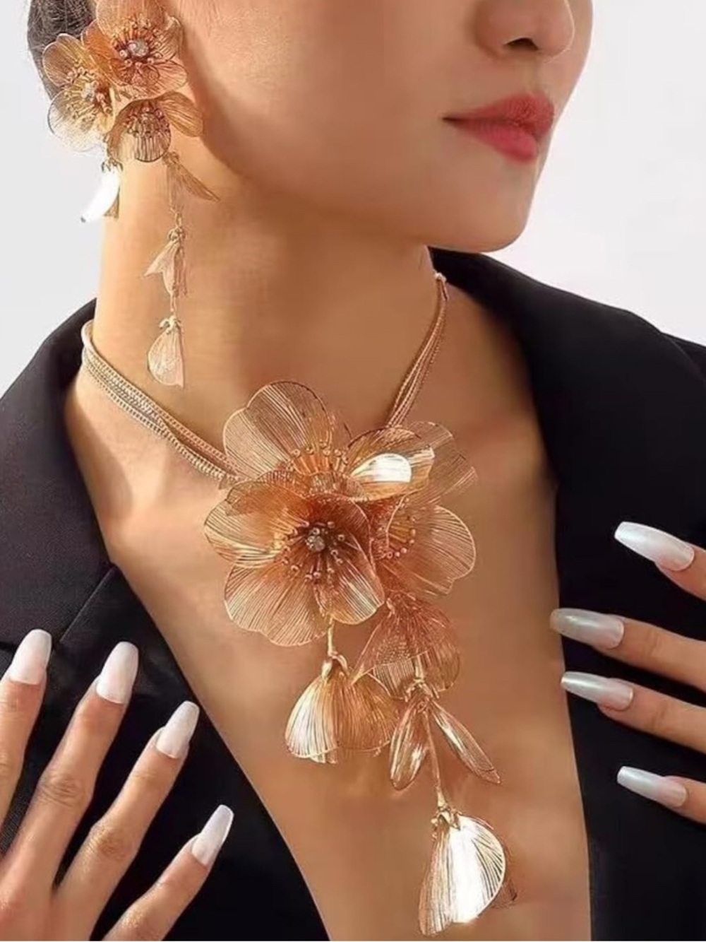 Kate Middleton Gold Flower Statement Necklace and Earring Set NEW